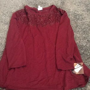 Long sleeve top maroon w/gold accent around neck